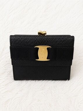 Salvatore Ferragamo Vara Bow Coin Wallet Black Leather Gold Kiss Lock Vintage